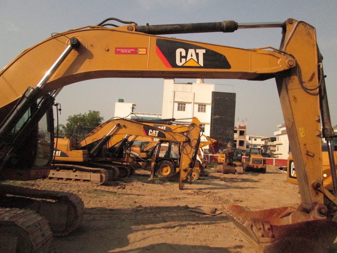 CAT 320D (6)