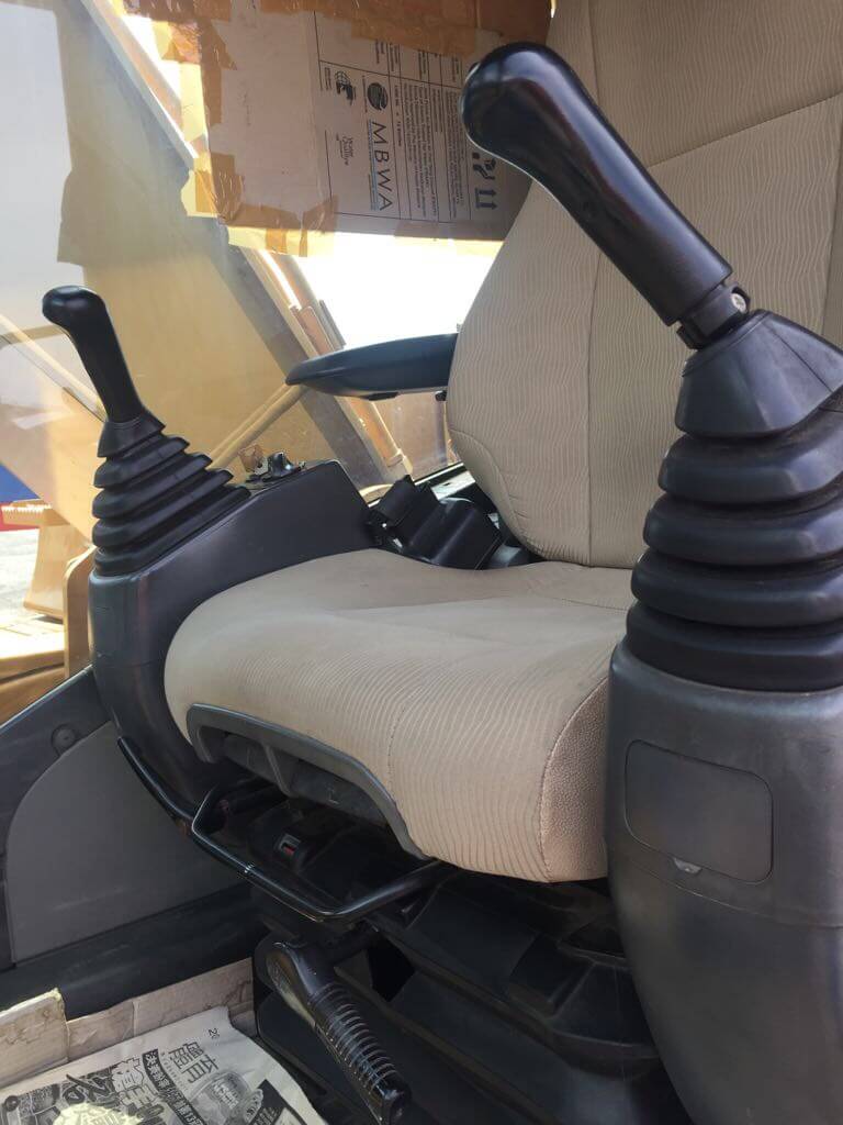 CAT 320D excavator refurbished (15)