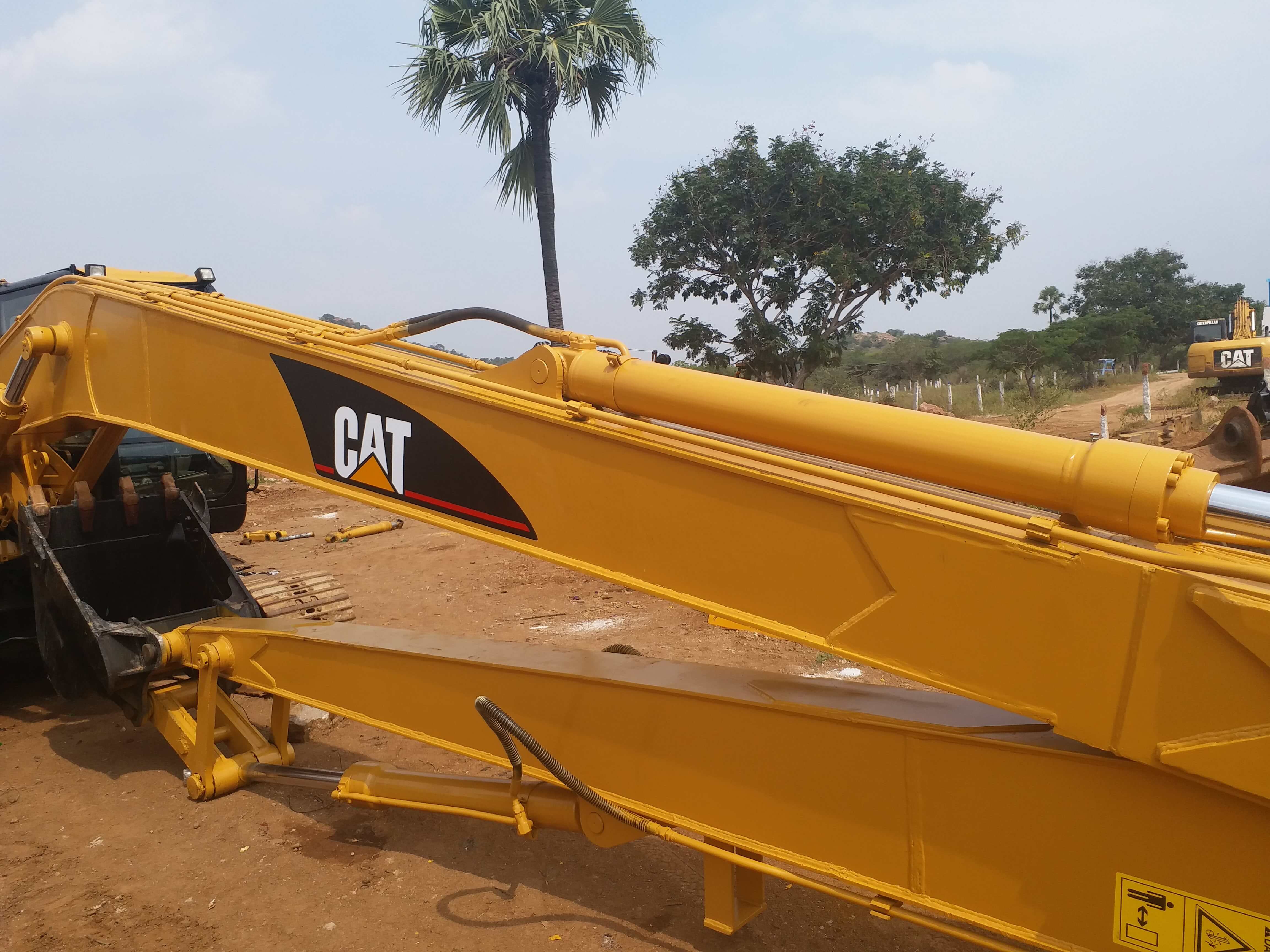 CAT long boom (3)