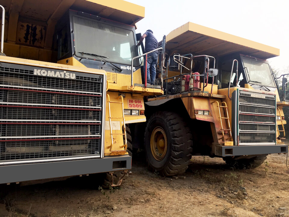 Komatsu HD465-7R (1)