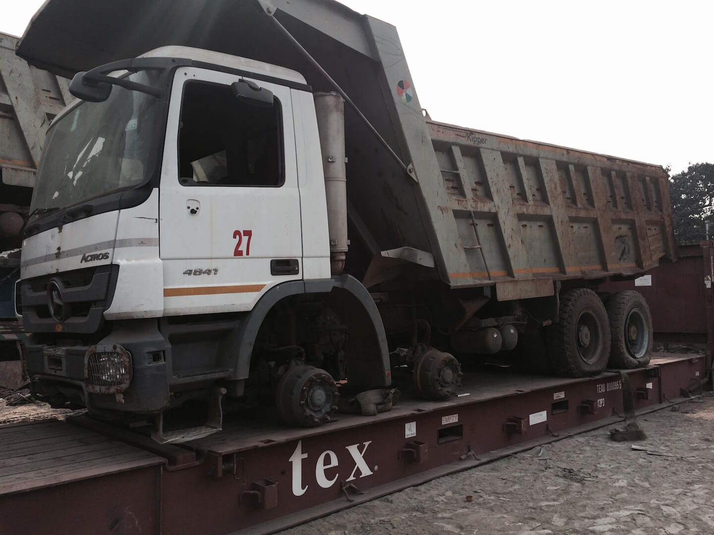 Mercedes Actros 4841 (33)